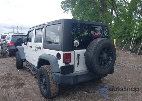 2014 Jeep Wrangler Unlimited Sport z USA, uszkodzony, nr VIN 1C4BJWDG9EL135077